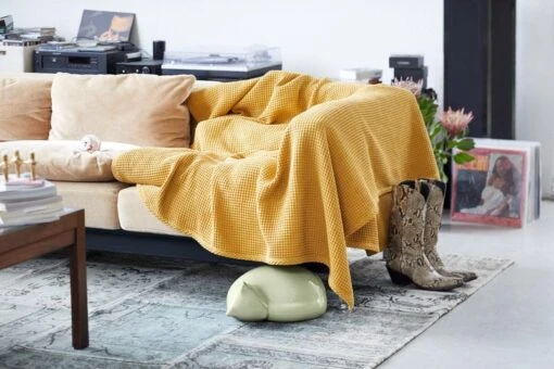 Vitra Resting Cat, Beige -Kissen Verkaufsv Shop 2793525 Accessories Collection in situ 2019 Filzbach master