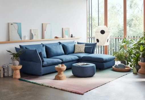 Vitra Resting Cat, Hellblau -Kissen Verkaufsv Shop 4812192 Mariposa Corner Cork Family Model D Cork Family Model E Akari UF3 Q Cork Bowl Resting Cat Resting Bird LOiseau Classic Pillows Maharam master