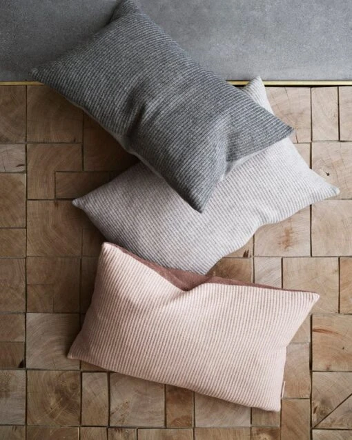 Fritz Hansen Aiayu Kissen, 40 X 60 Cm, Anthrazit -Kissen Verkaufsv Shop 6016 Objects Cushion Aiayu