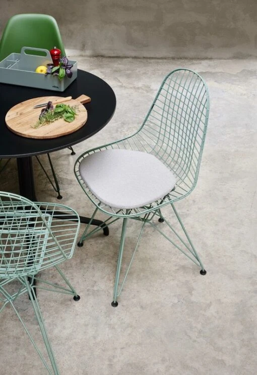 Vitra Soft Seat Kissen B, Plano 05, Rutschfest -Kissen Verkaufsv Shop 6829424 Wire Chair DKR EPC Side Chair DSR Soft Seats Outdoor Belleville Table Toolbox RE masterrole