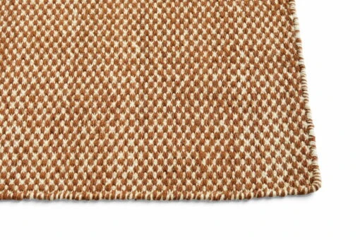 Hay Moiré Kelim Teppich, Zimtbraun -Kissen Verkaufsv Shop AB445 A665 AH08 Moire Kelim 140x200 cinnamon detail