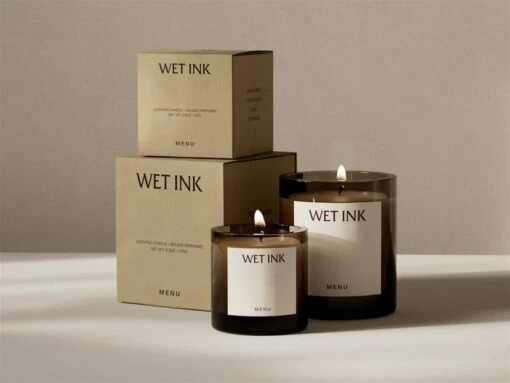 Menu Olfacte Duftkerze, 235 G, Wet Ink -Kissen Verkaufsv Shop MENU Olfacte Scented Candle Wet Ink 1