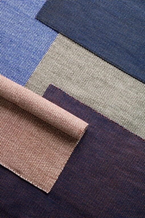 Hay Moiré Kelim Teppich, Zimtbraun -Kissen Verkaufsv Shop Moir Kelim 140x200 blue cinnamon dusk olive plum