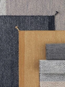 Muuto Teppich Ply, Mitternachtsblau -Kissen Verkaufsv Shop Ply family 2018 Muuto 5000x6667 1