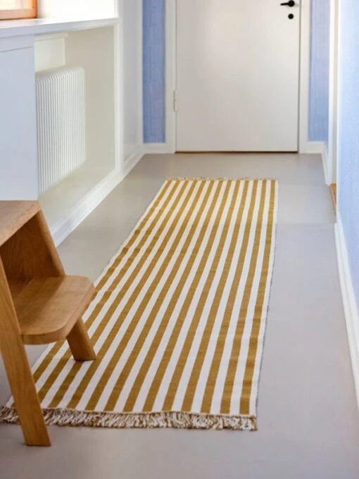 Hay Stripes And Stripes Teppich, 65 X 300 Cm, Barley Field -Kissen Verkaufsv Shop Stripes and Stripes 65 x 300 barley field