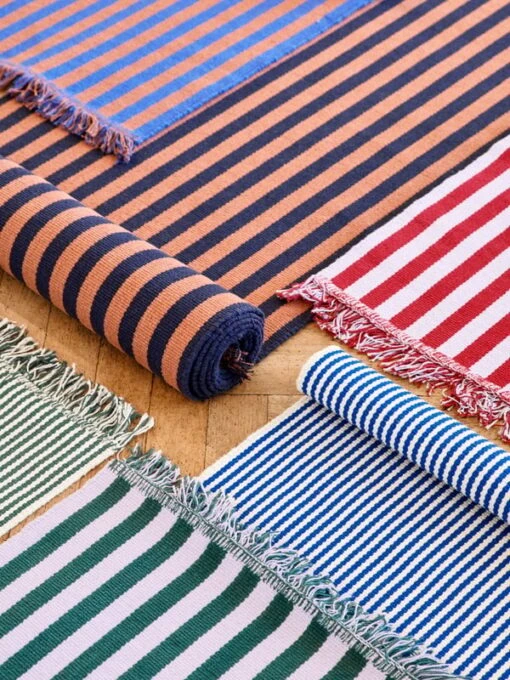 Hay Stripes And Stripes Teppich, 65 X 300 Cm, Navy Cacao -Kissen Verkaufsv Shop Stripes and Stripes family 02 3