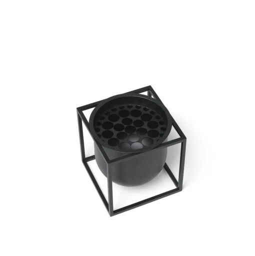 By Lassen Blumentopf Kubus 14, Schwarz -Kissen Verkaufsv Shop byLassen Kubus Flowerpot 14 Black grid 300