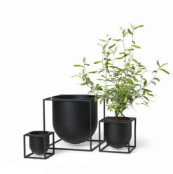 By Lassen Blumentopf Kubus 14, Schwarz -Kissen Verkaufsv Shop byLassen Kubus Flowerpot Black group 300